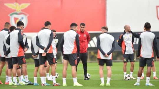 Benfica com ausência de peso no último treino antes da viagem para a Alemanha