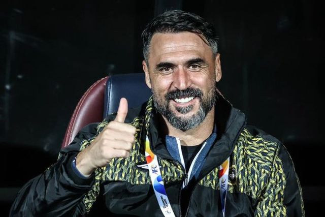 Hugo Almeida estreia-se com vitória no Sepahan