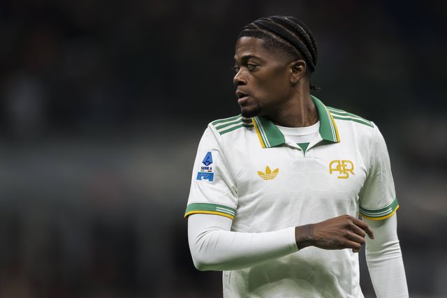 Leon Bailey no confronto com o AC Milan