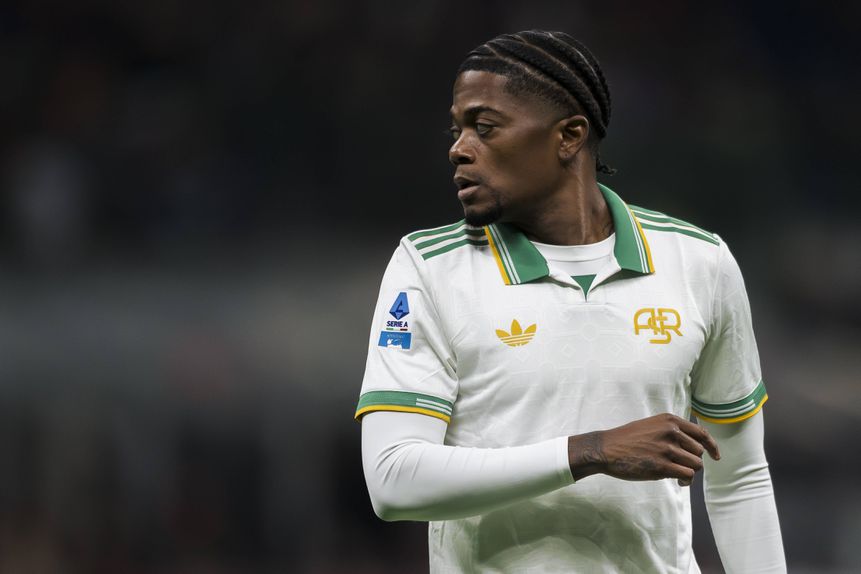 Leon Bailey no confronto com o AC Milan