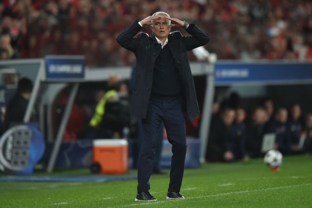 José Mourinho, treinador do Benfica, no Estádio da Luz na derrota com o Leverkusen na Champions - Foto: Miguel Nunes