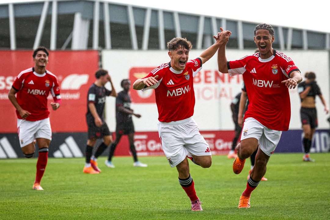Gonçalo Moreira e Duarte Soares no Benfica-Leverkusen na Youth League (Instagram/BenficaCampus)