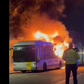 Autocarro que transportava adeptos do Barcelona incendiou-se a caminho do jogo com o Club Brugge (créditos: vídeo X/@sport)