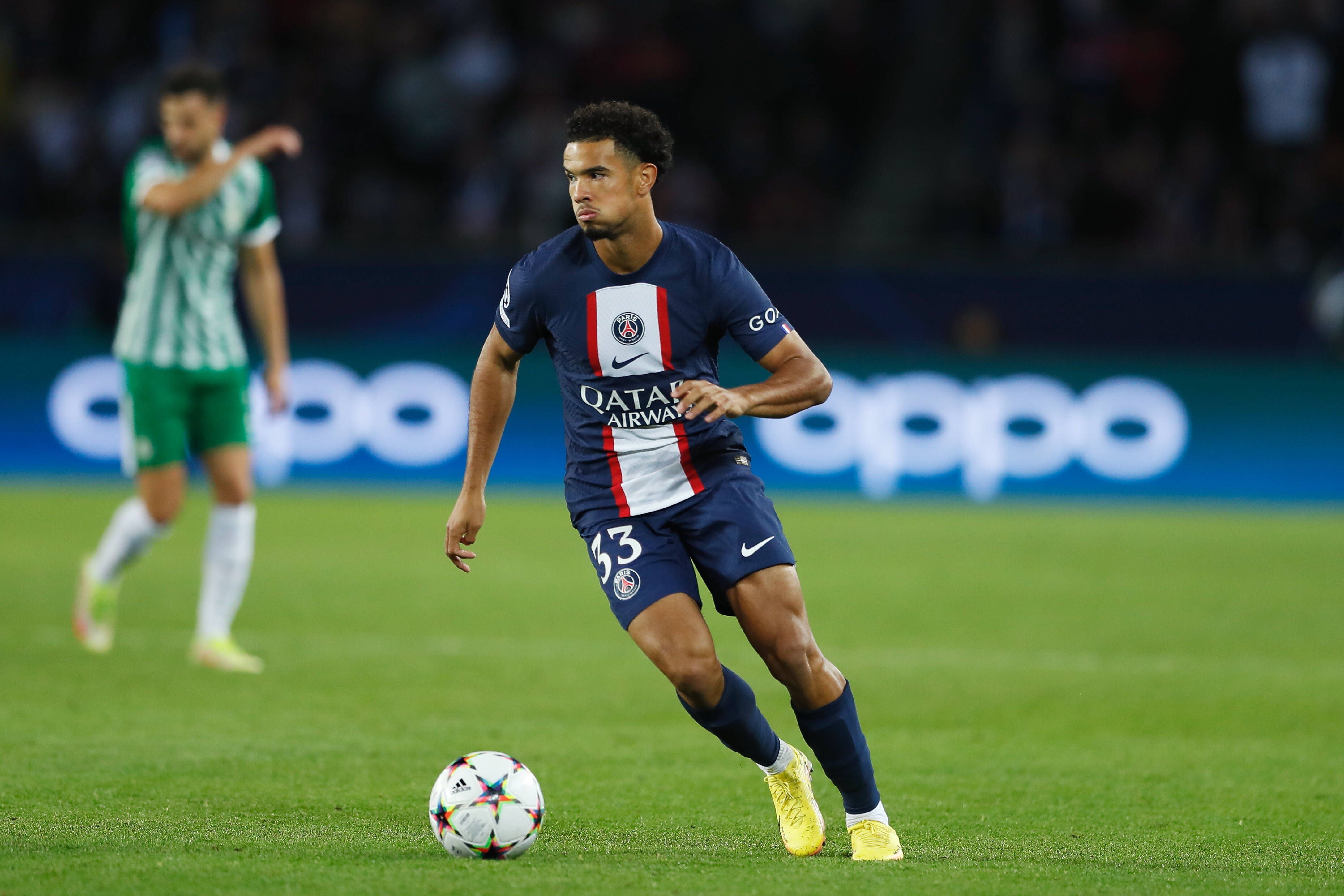 Warren Zaire-Emery, PSG. Entrou num jogo com io Maccabi Haifa aos 16 anos, 7 meses e 17 dias, em 2022