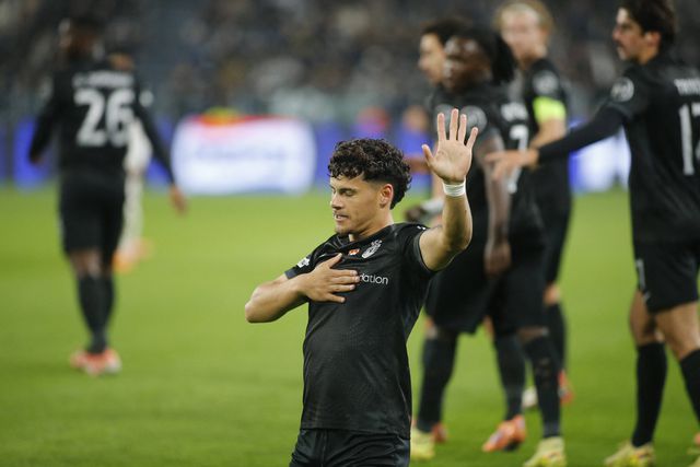 Festejo de Maxi Araújo frente à Juventus