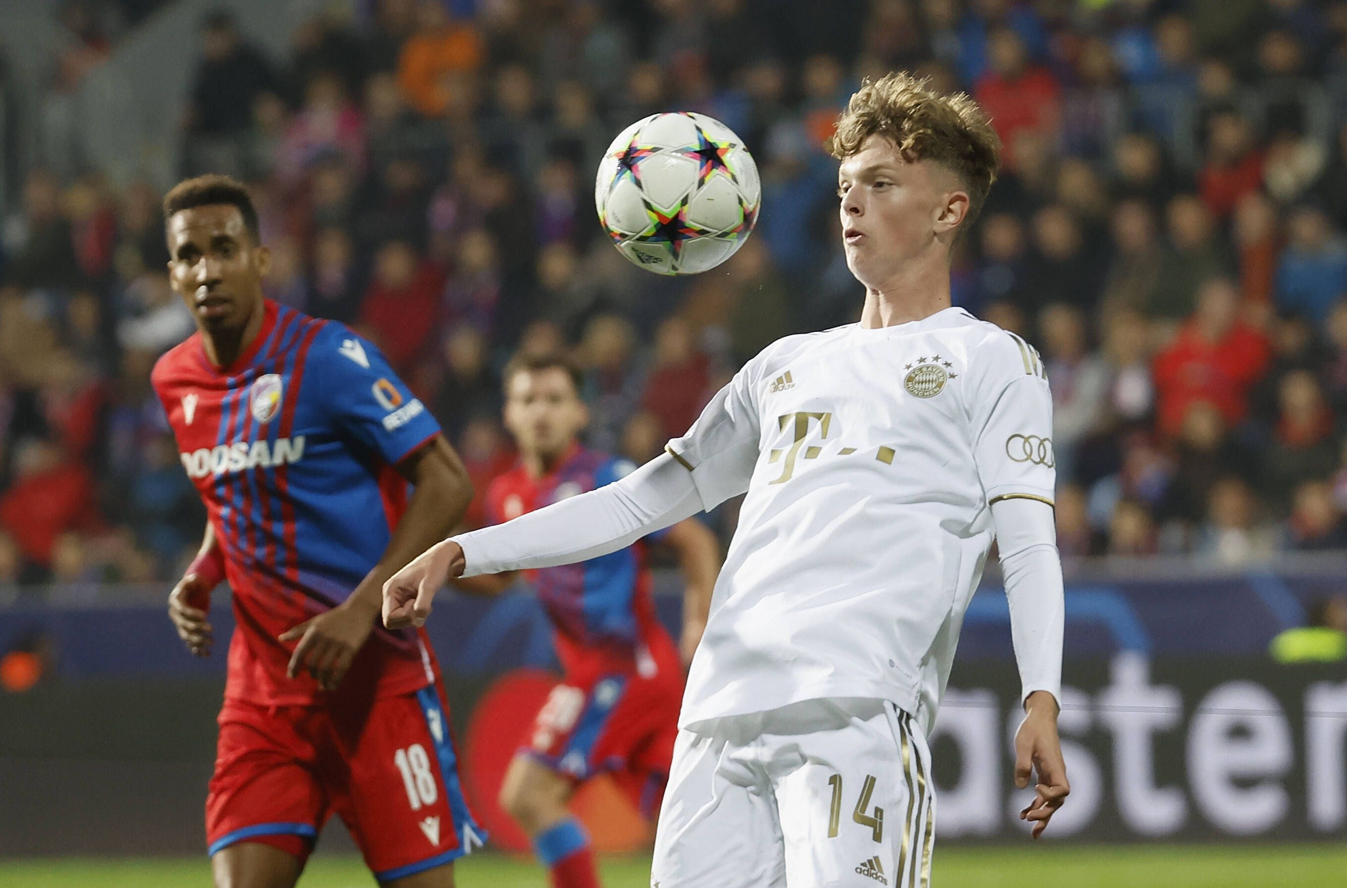 Paul Wanner, Bayern Munique. Aos 16 anos, 9 meses e 19 dias entrou num jogo frente ao Viktoria Plzen, em 2022