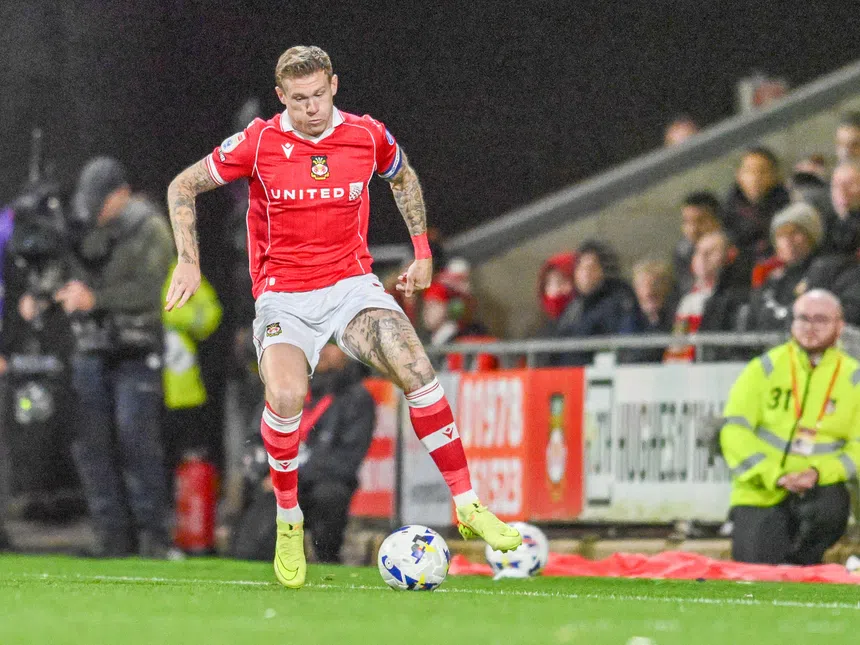 Barraco galês! McClean no soco inglês