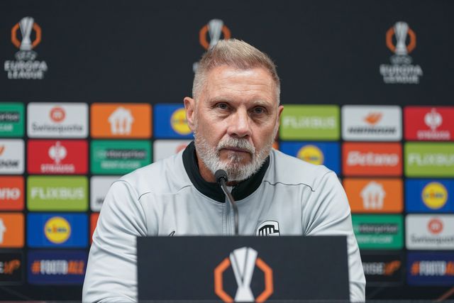 Thorsten Fink, treinador do Genk, antecipou um jogo muito complicado frente ao SC Braga. Foto: Hugo Delgado/LUSA