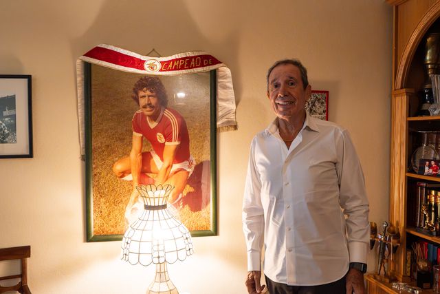 Humberto Coelho durante a entrevista a A BOLA (Foto: Breno Barison)