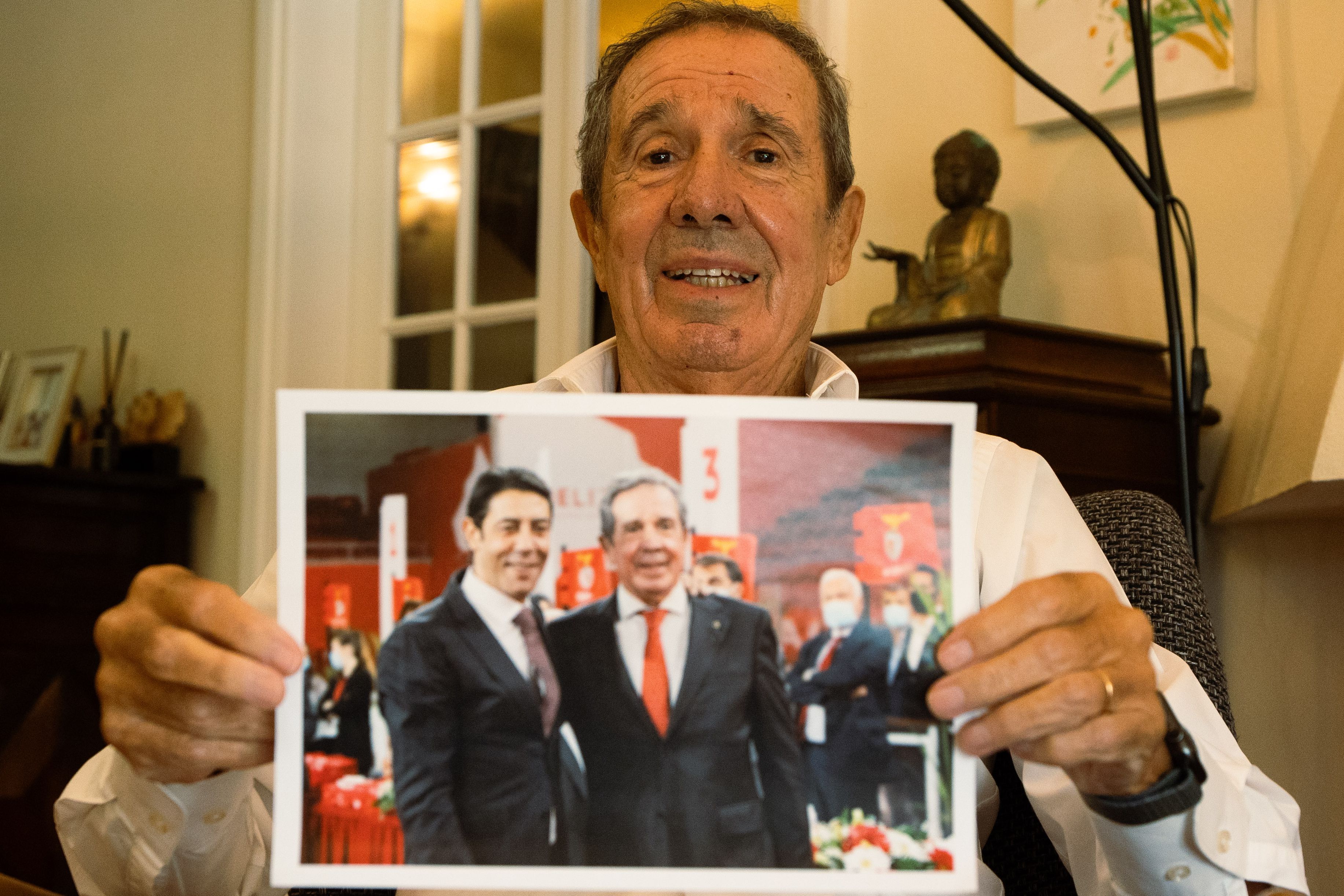 Humberto Coelho durante a entrevista a A BOLA (Foto: Breno Barison)