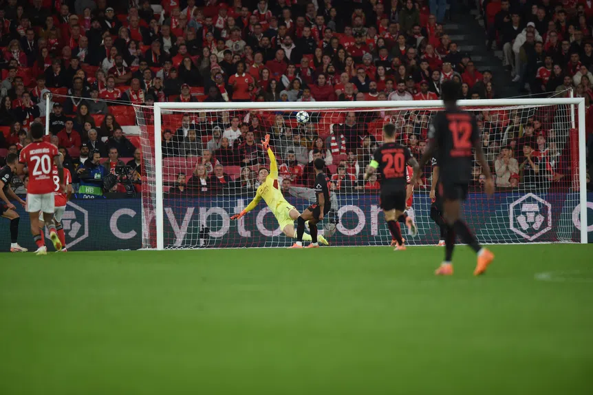 Benfica no Inferno! Schick afunda águias