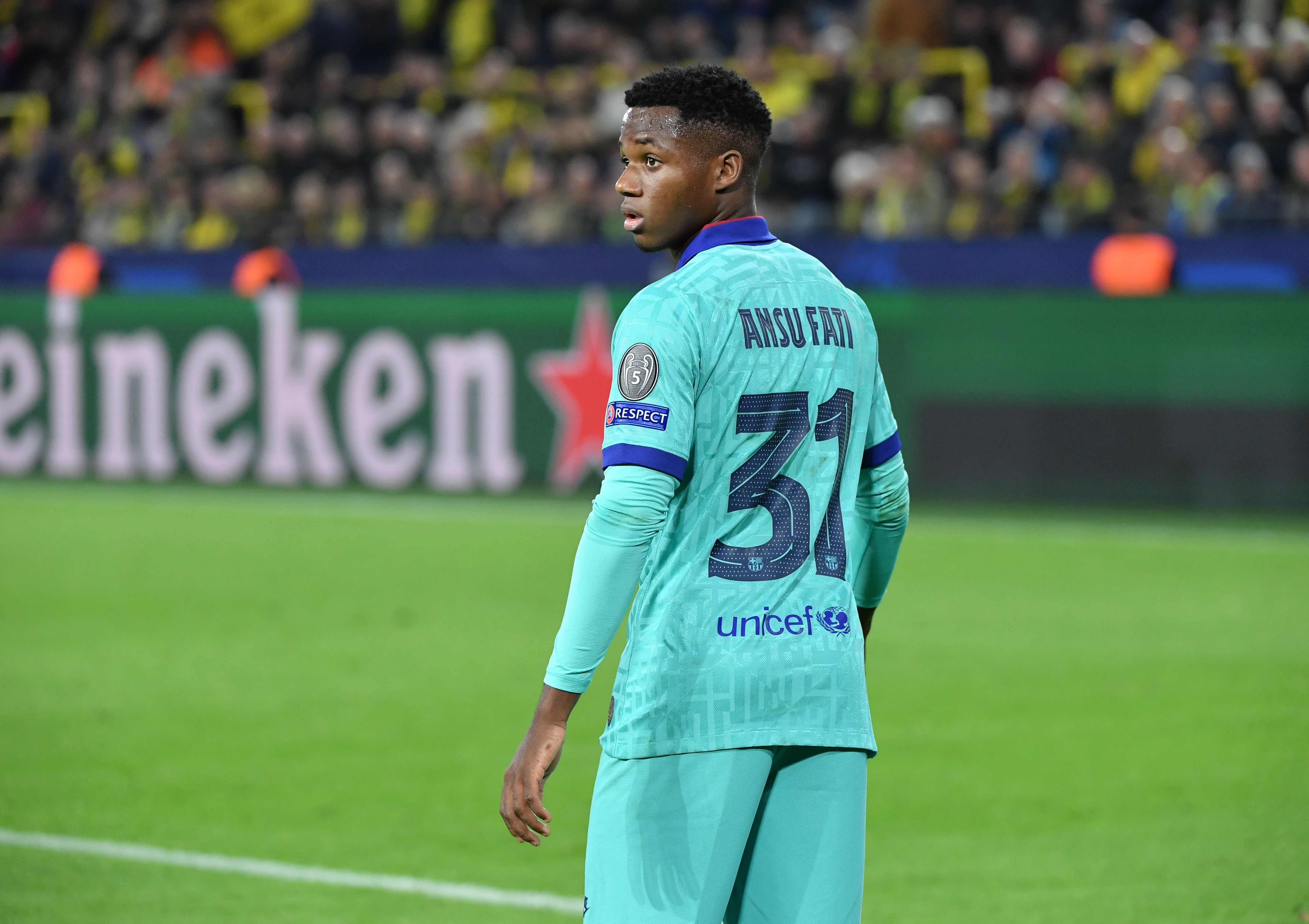 Ansu Fati, Barcelona. Estreia aos 16 anos, 10 meses e 17 dias, em 2019 frente ao B. Dortmund