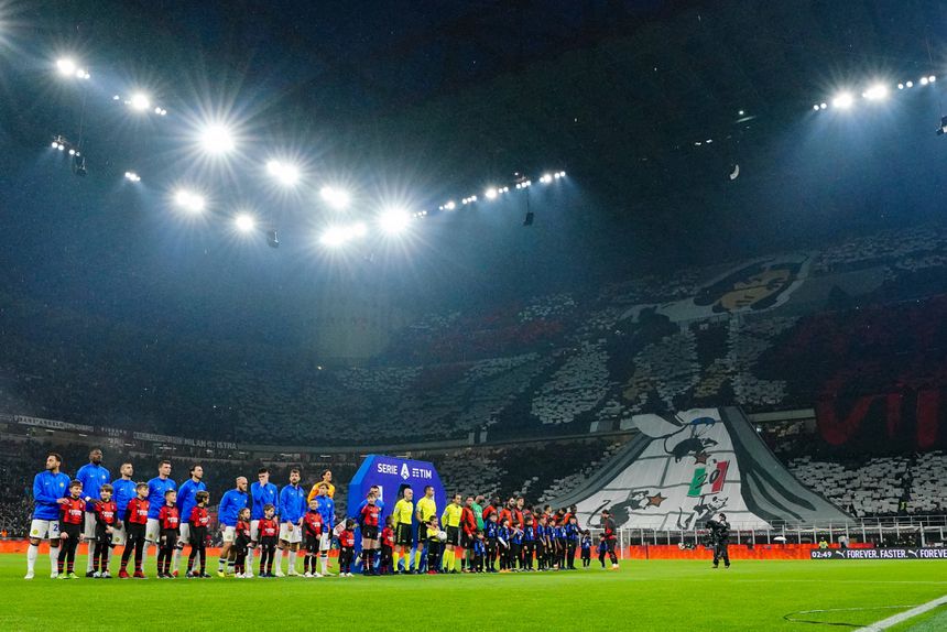 Jogo entre Milan e Inter no San Siro