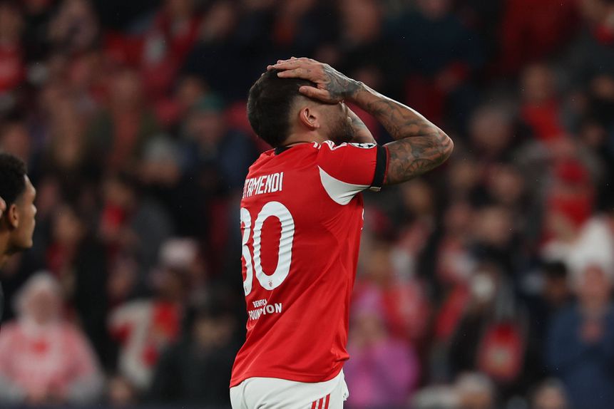 A desilusão de Otamendi - Foto: Miguel Nunes