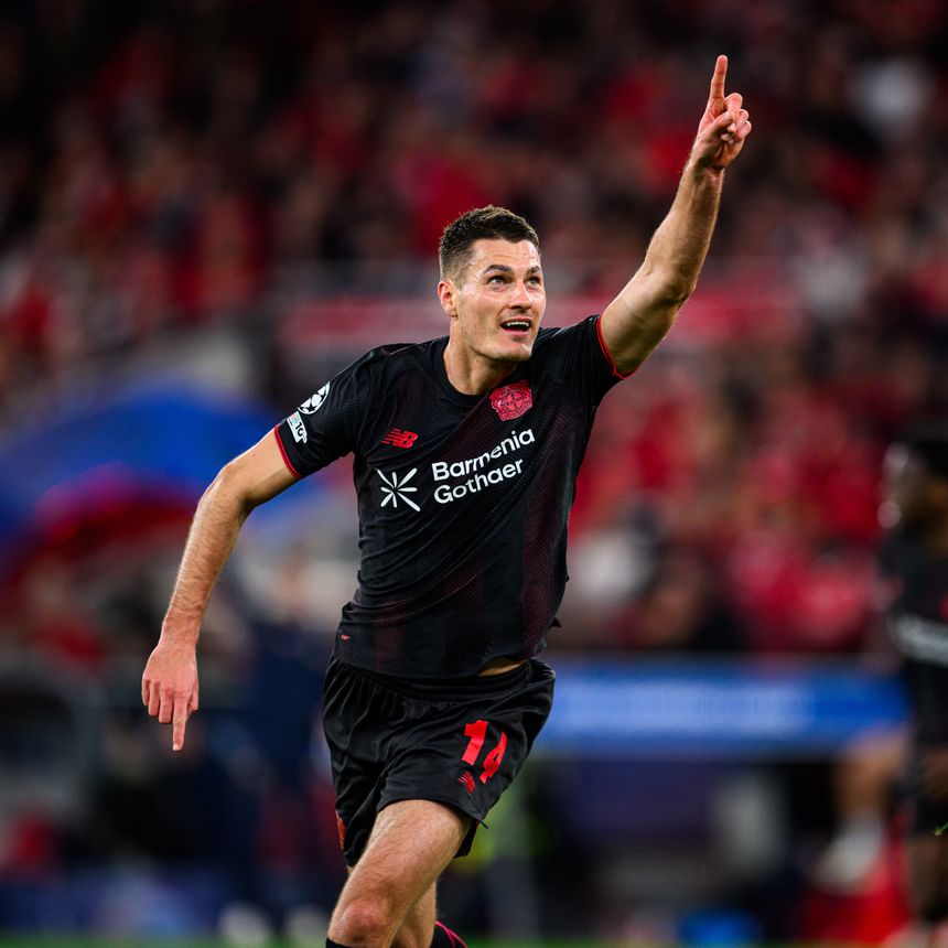 Schick saiu do banco para inaugurar o marcador - Foto: X-@bayer04