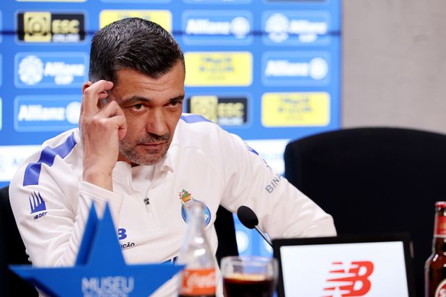 «Temos de levar com esse fardo...»