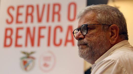 «Rui Costa está isolado, é preciso alternativa para o Benfica»