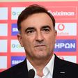 Carvalhal apresentado no Olympiakos: «Passei por equipas onde a pressão era muito alta»