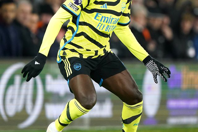 Vídeo: Saka assinala jogo 200 pelo Arsenal com assistência