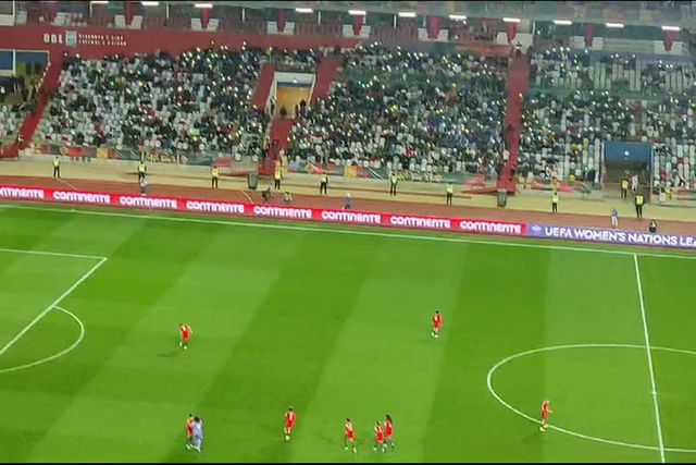 Bancadas animadas ao intervalo em Leiria