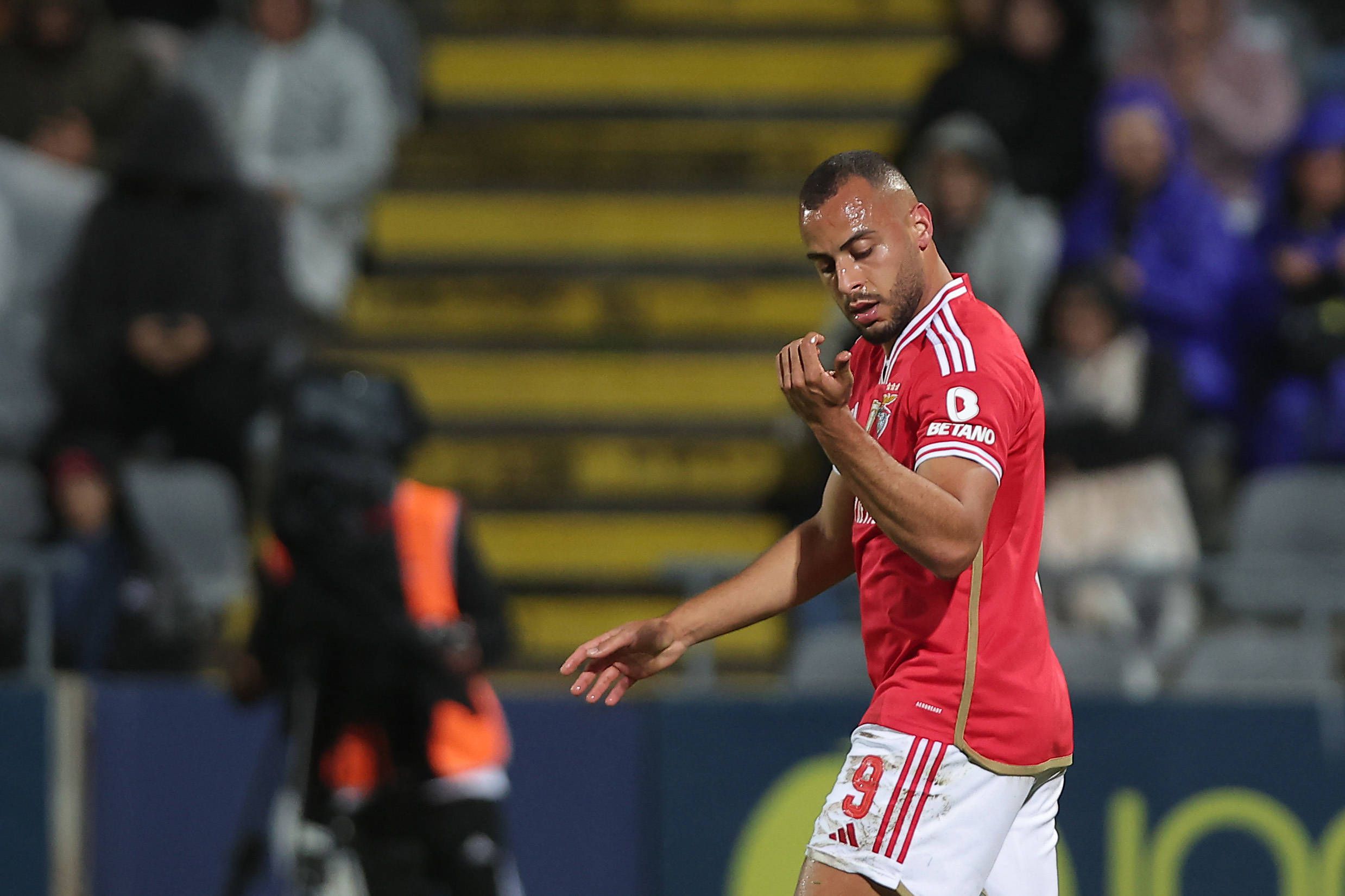 ARTHUR CABRAL VAI MARCAR NO JOGO CONTRA VIZELA! DADO ESTATÍSTICO DEFENDE A  ESTREIA DO AVANÇADO DO BENFICA A FUZILAR - DESCUBRA AQUI QUAL É