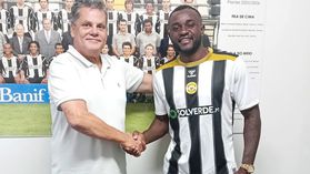 Nacional: Paulinho Bóia e Joel Tagueu ganham espaço