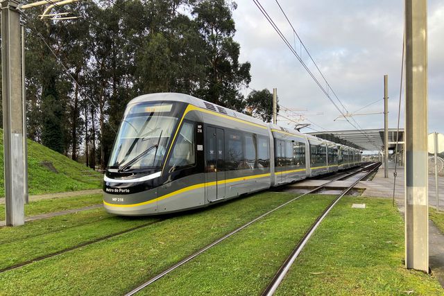 Metro do Porto terá circulação interrompida esta sexta-feira