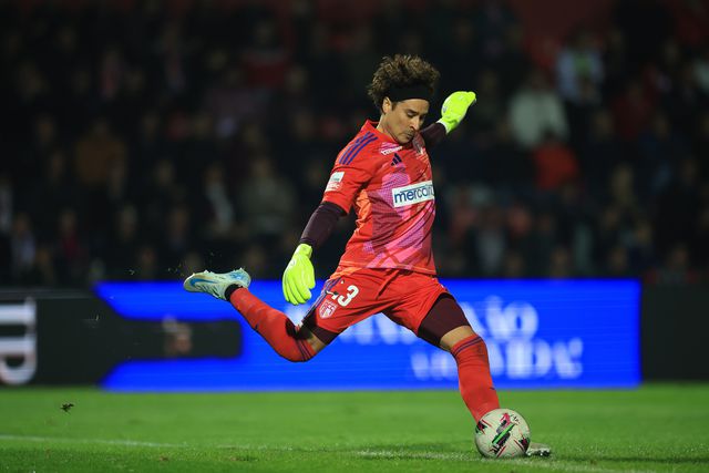 Guillermo Ochoa de regresso no Aves SAD