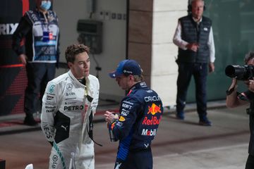 Russell responde a Verstappen: «Disse que ia pôr a m... da minha cabeça contra o muro»