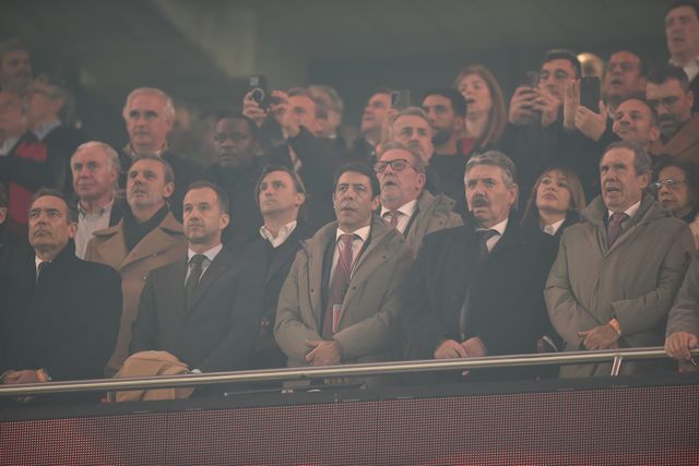 Frederico Varandas e Rui Costa lado a lado na tribuna presidencial a assistir ao dérbi entre Benfica e Sporting - Foto: Miguel Nunes
