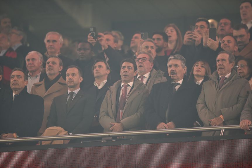 Frederico Varandas e Rui Costa lado a lado na tribuna presidencial a assistir ao dérbi entre Benfica e Sporting - Foto: Miguel Nunes