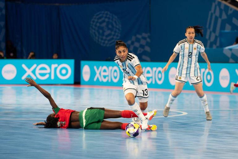 Portugal e Argentina em duelo da meia-final do Mundial de futsal feminino - Foto: AFA