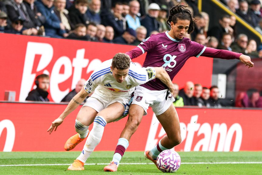 Hannibal Mejbri, médio-ofensivo do Burnley, contra o Leeds