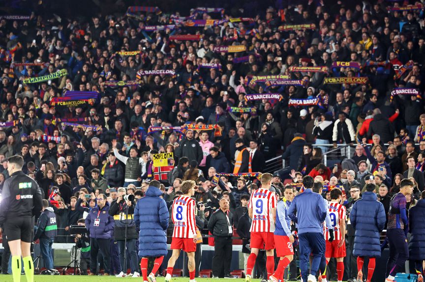Adeptos do Barcelona no jogo frente ao Atlético Madrid, que venceram por 3-1