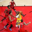 Lebron James frente aos Toronto Raptors
