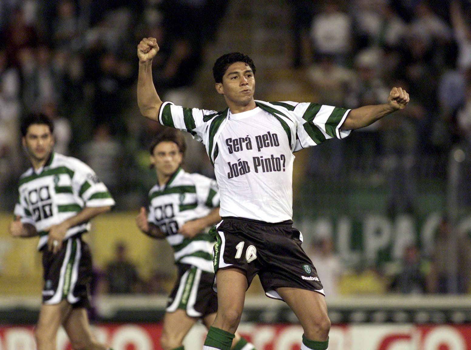 Mário Jardel (Sporting) - 3 golos em dérbis entre Benfica e Sporting, na Liga - Foto: A BOLA/António Azevedo