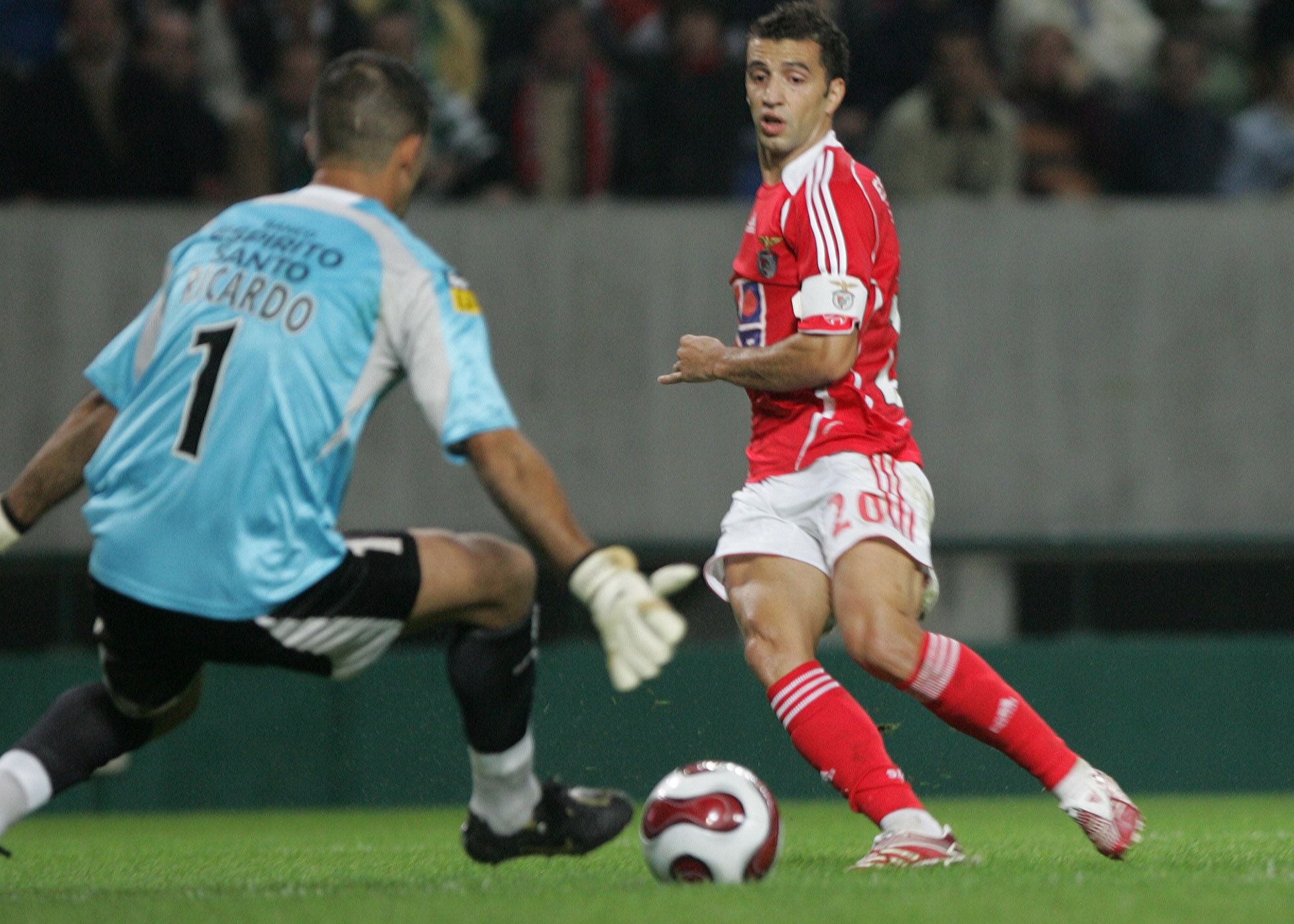 Simão Sabrosa (Benfica) - 4 golos em dérbis entre Benfica e Sporting, na Liga - Foto: A BOLA/Sérgio Miguel Santos