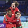 Lídia Moreira, Kika e Kaká após vitória de Portugal sobre a Argentina no Mundial de futsal