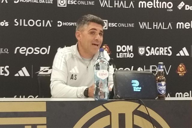 Alexandre Santana destacou a quantidade e qualidade das opções ao dispor do Casa Pia para pôr cobro à sequência de maus resultados. Foto: D.R.