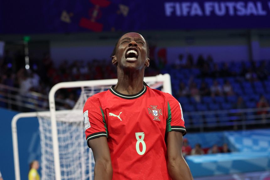 Janice no Argentina-Portugal - Foto: FPF