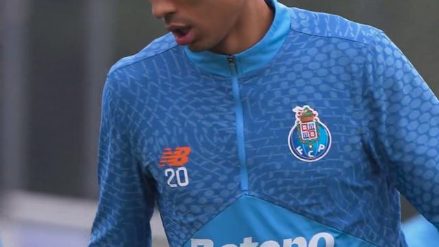 Treino do FC Porto sob um frio de rachar