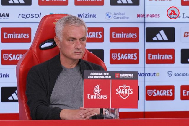 «Eu também seria um comentador, sem ser desrespeitoso e... é melhor não ajdetivar»