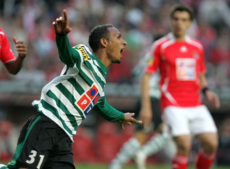 Liedson (Sporting) - 8 golos em dérbis entre Benfica e Sporting, na Liga - Foto: A BOLA/António Azevedo
