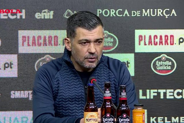 «O que falhou? Foi o treinador, sou eu que os treino»