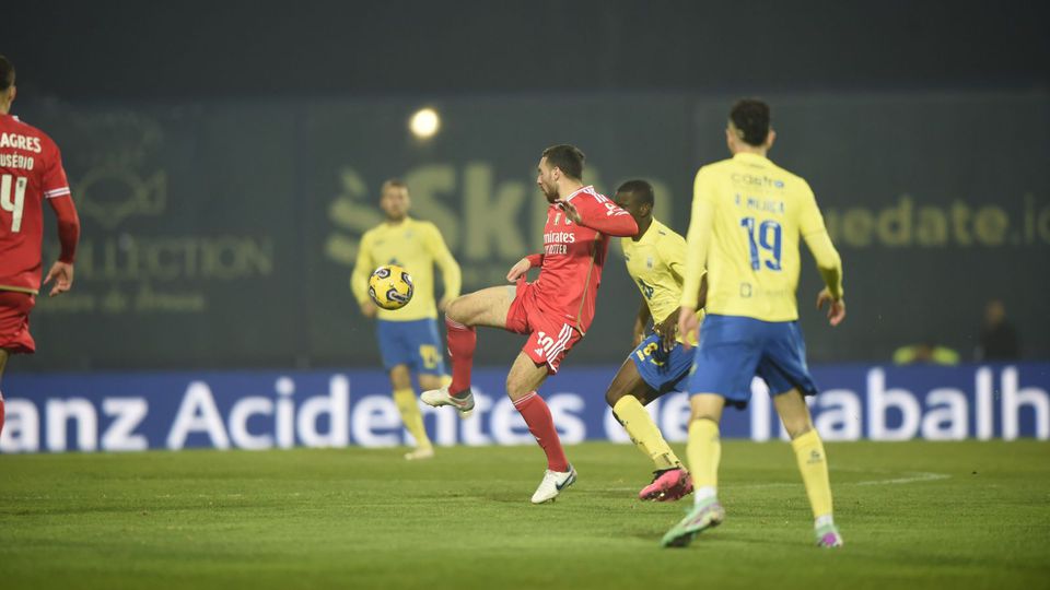 VÍDEO: Kokçu amplia a vantagem do Benfica!
