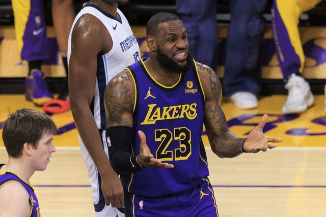 LeBron James sem papas na língua: «Não prestamos para nada neste momento»