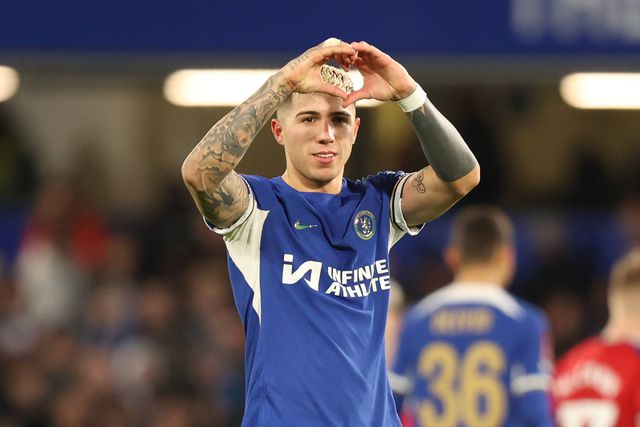 Taça de Inglaterra: Chelsea goleia Preston com golo de Enzo