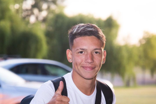 Benfica: a 'prova' de que Prestianni já anda por Lisboa