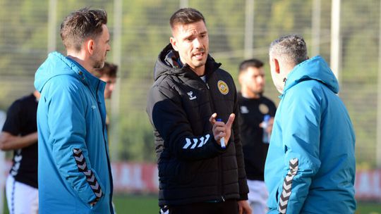 Soumaré falha treino do Nacional devido à entrada dura de Rodrigo Mora