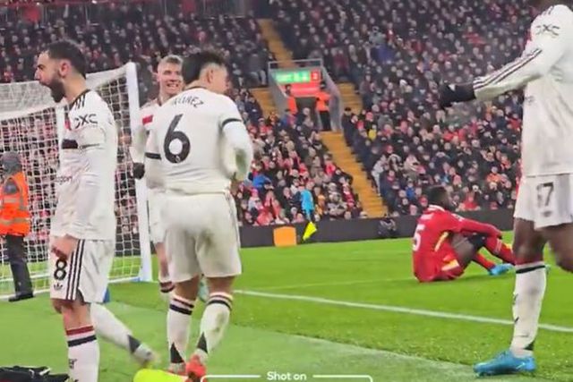 Vídeo: O golo de Lisandro a gelar Anfield visto do relvado (e a reação de Amorim)